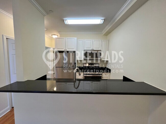 Building Photo - 1 Langdon Sq