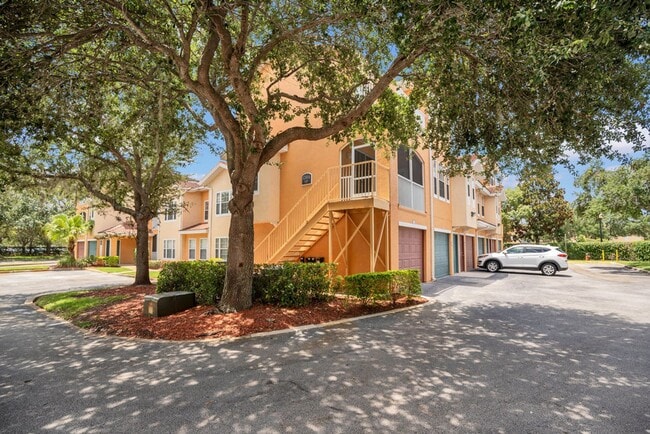Corner Unit in Villanova at Hunter's Creek - Corner Unit in Villanova at Hunter's Creek Unidad 104 Rental