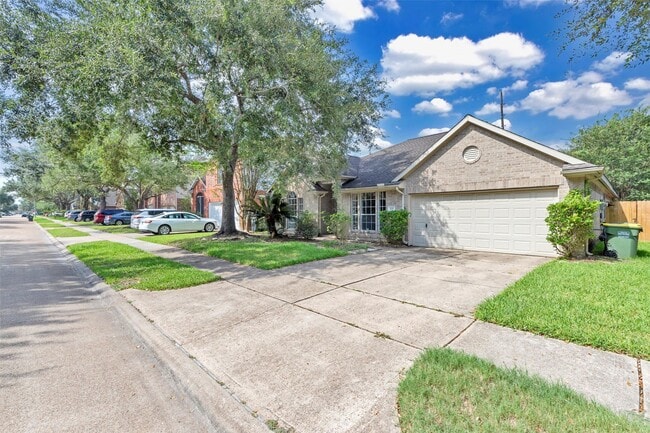 Photo - 820 Portsmouth Dr