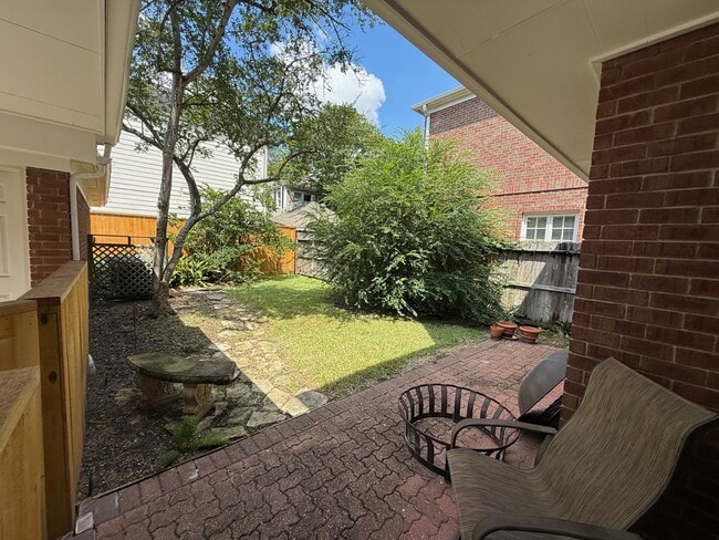 Building Photo - 5920 Fordham St Rental
