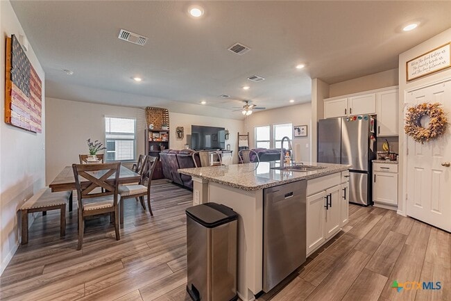 Photo - 2306 Aylesbury Dr