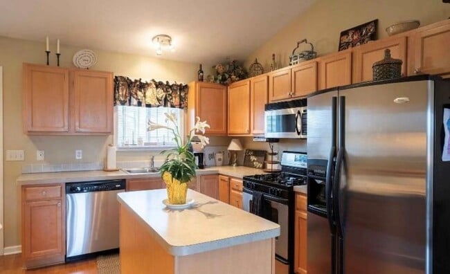 Photo - 2572 60th St SE