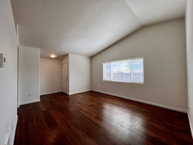 Photo - 06-100 Unidad 2931