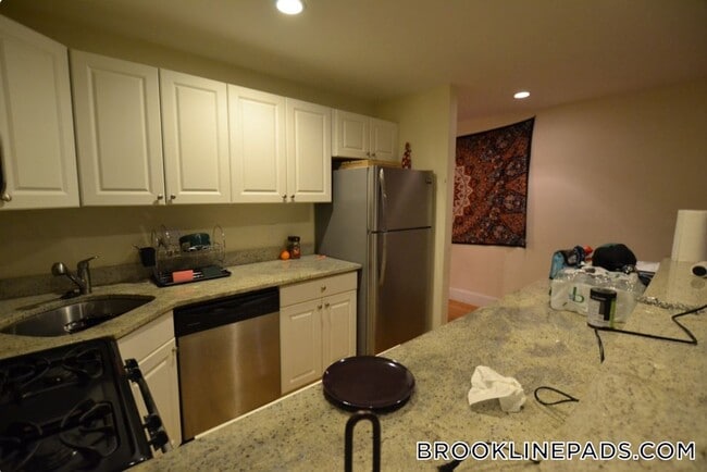 Photo - 324 St Paul St Unidad 6