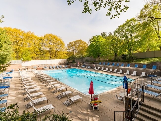 Photo - 99 Pond Ave Unit 902