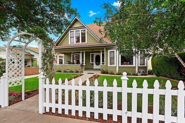 Photo - 139 N Ivy Ave Unidad Ivy Main House