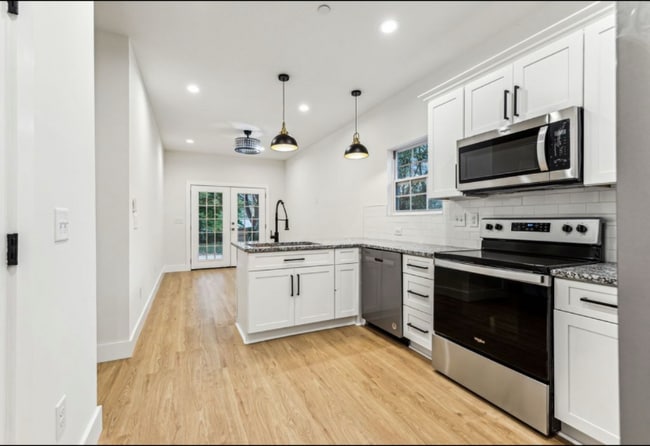 Photo - 139 Morningside Ln