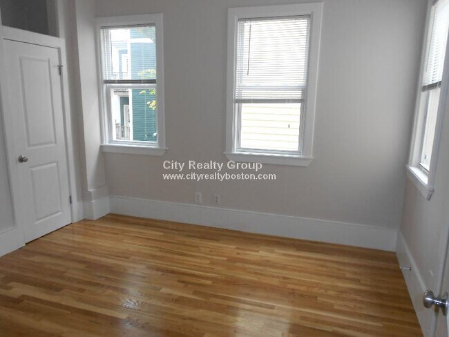 Photo - 56 Mozart St