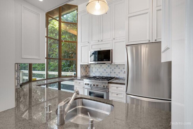 Photo - 2117 Bush St Unit 2