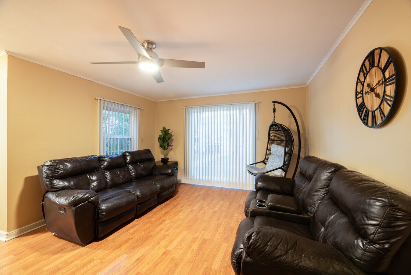 Photo - 6415 Drake Ave