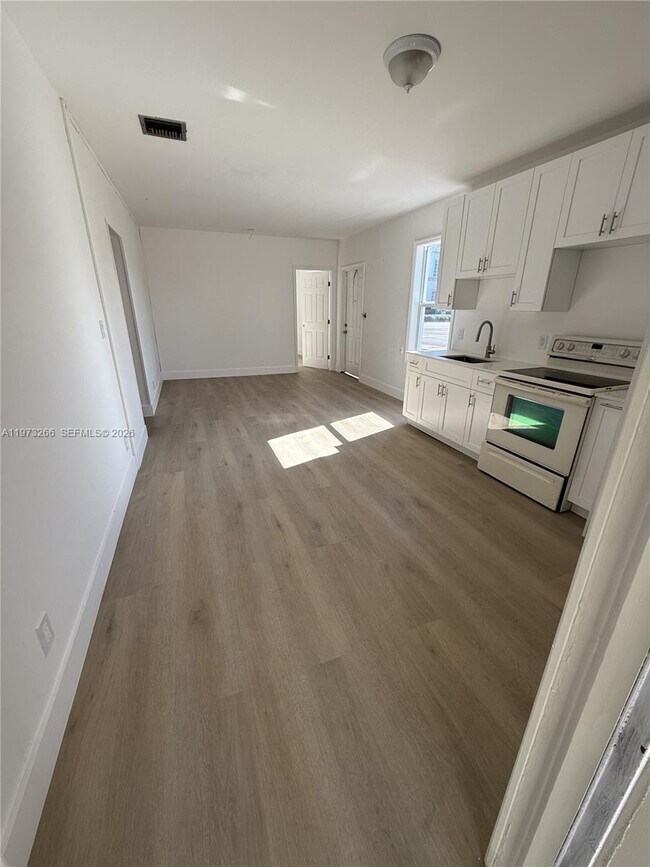 Photo - 800 N Federal Hwy Unit 02