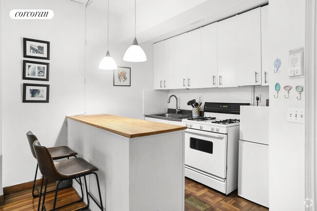 Building Photo - 305 W 90th St Rental