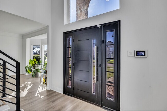 Photo - 409 Baldwin St