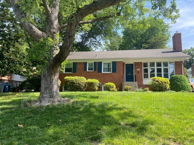 Photo - 906 Neal Dr
