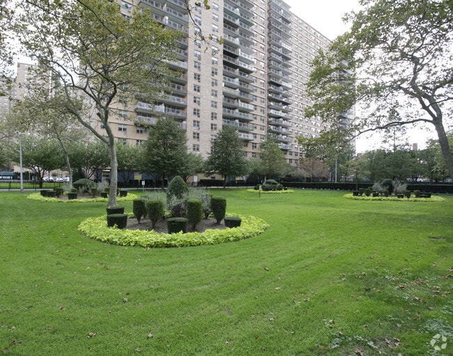 Photo - Trump Village