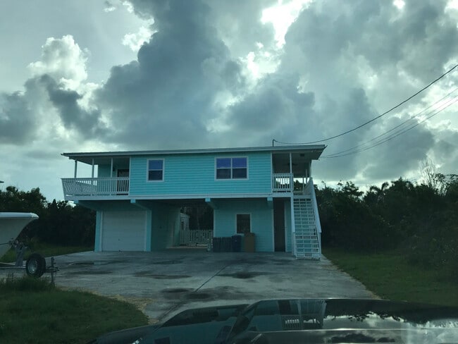 Building Photo - 467 W Shore Dr Rental