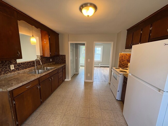 Building Photo - 6 Durant Terrace Unit 1 Rental