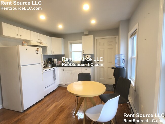 Photo - 5 8th St Condo Unit 3