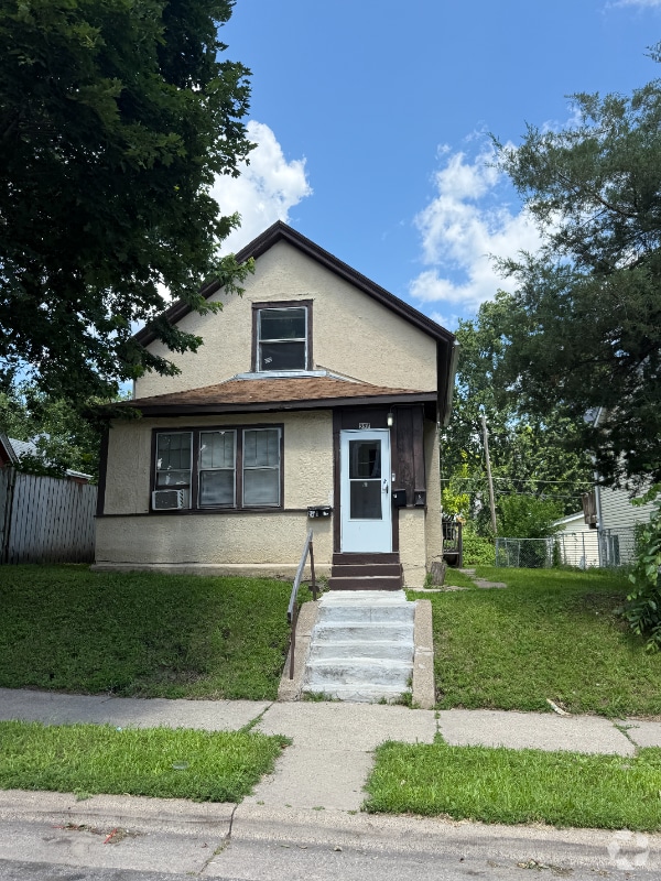 Building Photo - 597 Thomas Ave W Rental