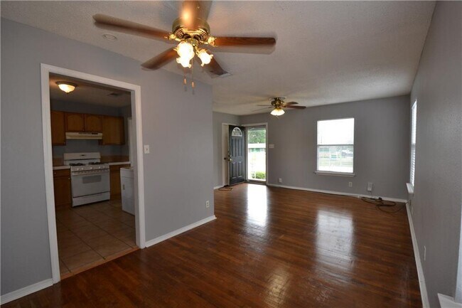 Photo - 4702 Wally Ave
