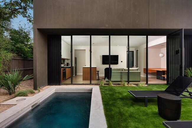 Building Photo - 5313 Avenue G