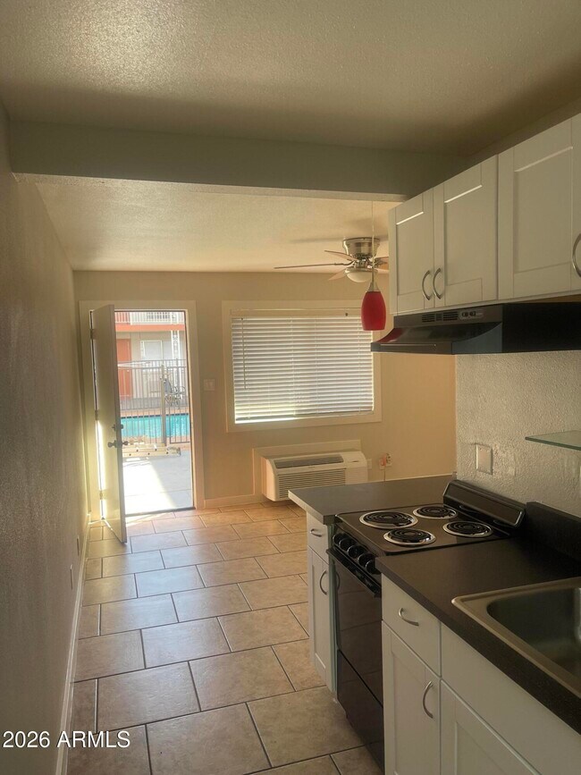 Photo - 4130 N 12th St Unidad OFC