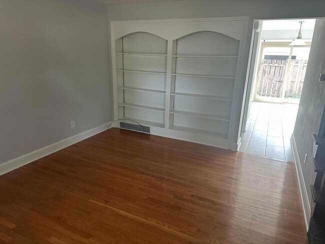 Photo - 4867 Dierker Rd