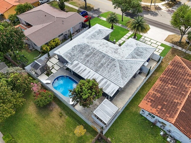 Photo - 6951 Miami Lakeway S