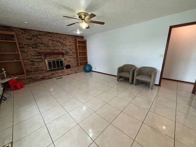 Photo - 1417 Matthew Dr