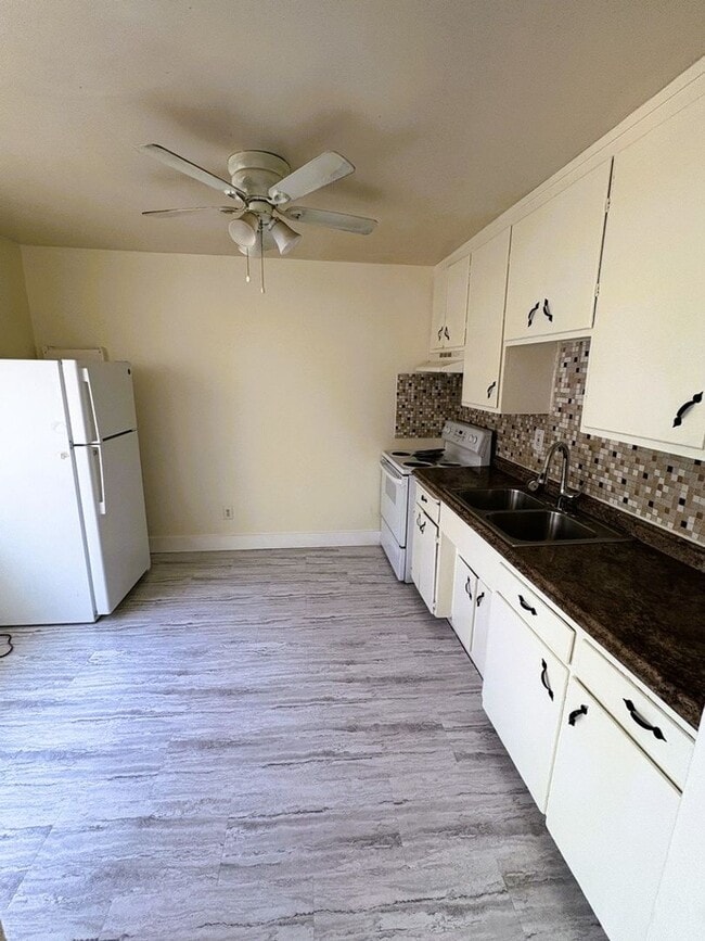 Photo - 8225-8227 Dowling St. Unit 8225