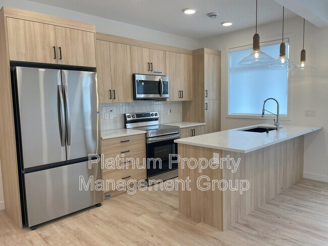 562 Seton Cir SE