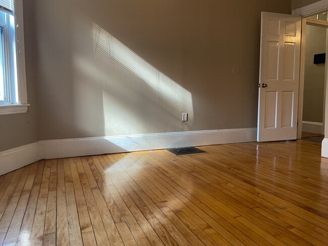 Building Photo - 1 Parker Hill Ter Unit 1 Parker Hill Ter. #1