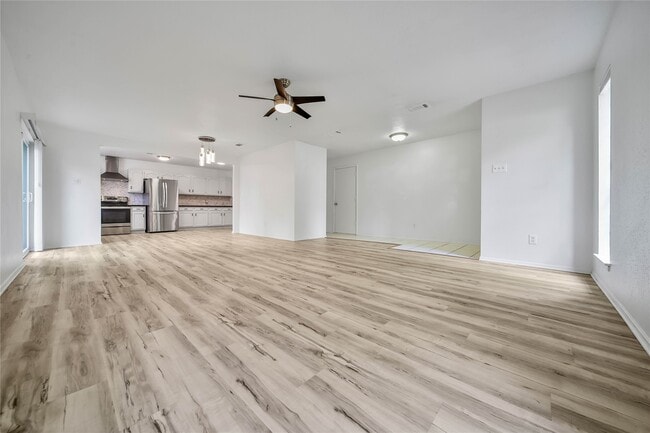 Photo - 26 Green Field Pl