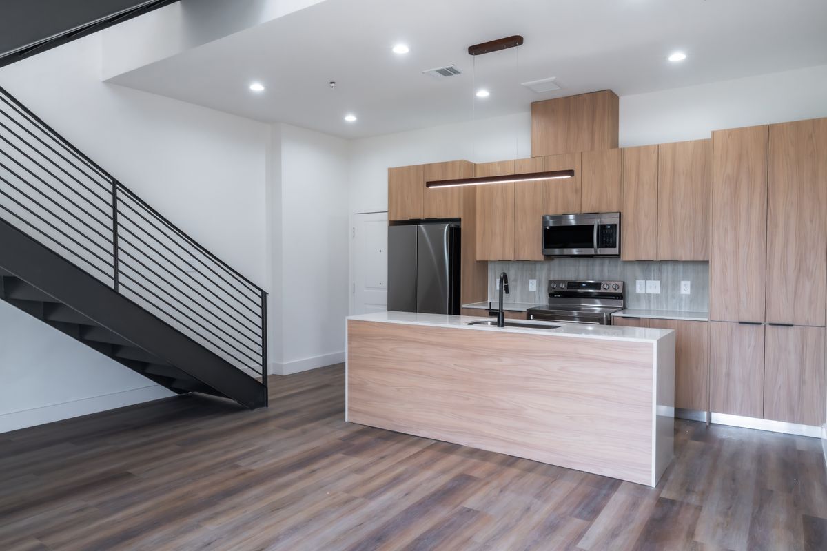 Photo - 5614 Larkin St