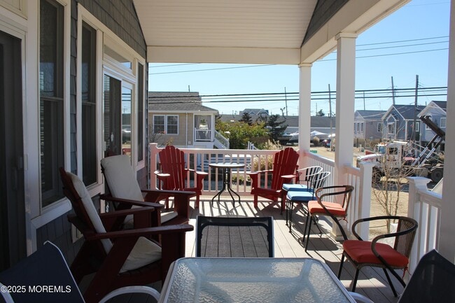 128 W Osprey Way