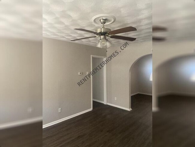 Building Photo - 5015 Dupont Dr