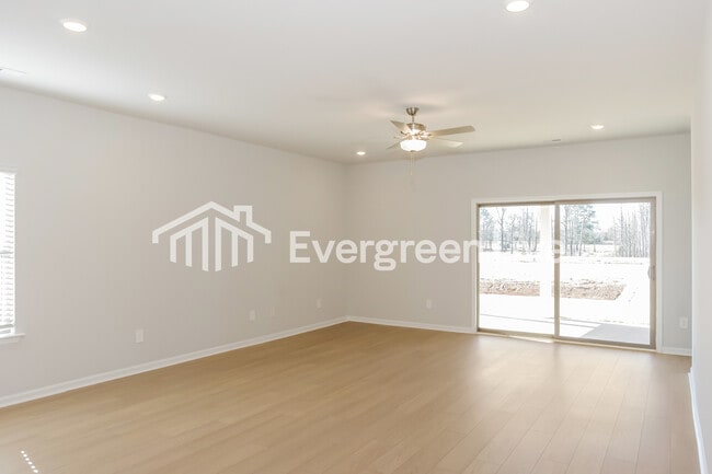 Photo - 156 Fenwick Pl