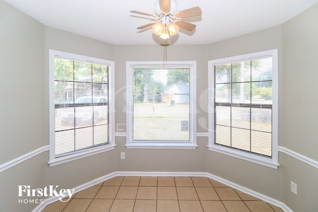 2515 Laurelcrest Dr