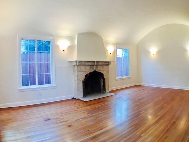 Photo - Traditional Spanish in one of the most highly sought-after neighborhoods