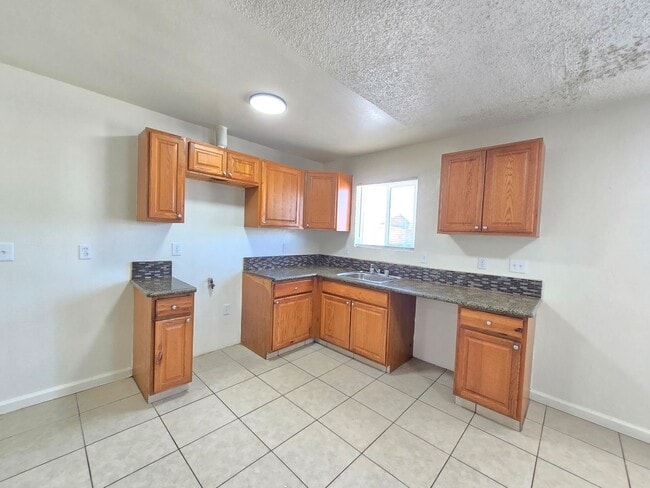 Photo - 20912 83rd St Unidad 20912 83rd St #A California City CA 93505
