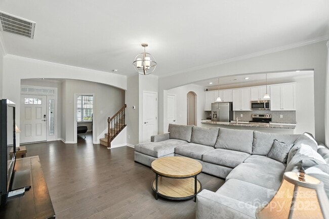 Photo - 805 River Park Road