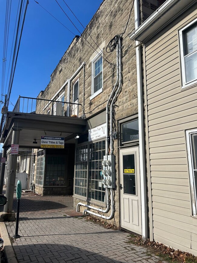 Building Photo - 27 W Seminary St Unit 27 West Seminary Street, 1