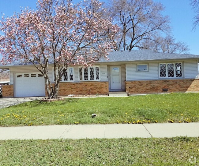Building Photo - 546 Landmeier Rd Rental