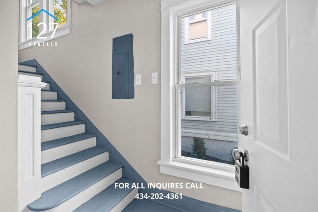 Photo - Lovely 3/1 located close on Historic Rivermont