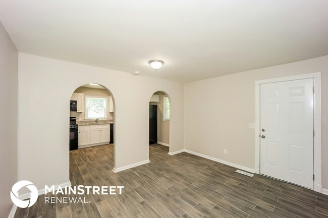 Photo - 185 Hyde Cir