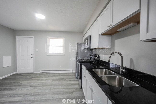 Photo - 570 US-52 Unit 2b