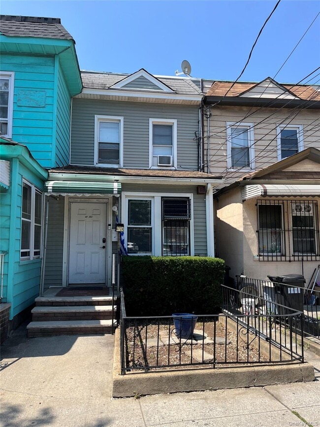 Building Photo - 4712 1/2 99th St