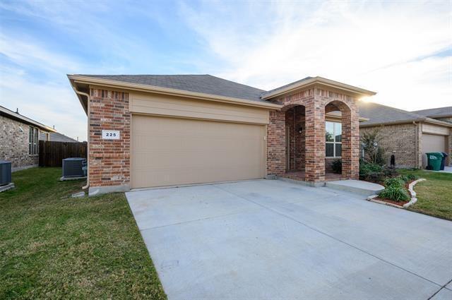 Photo - 225 Red Fox Ln