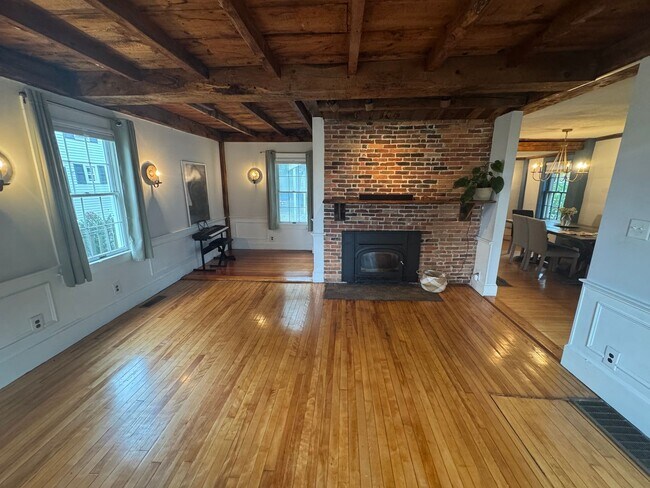 44 Church St