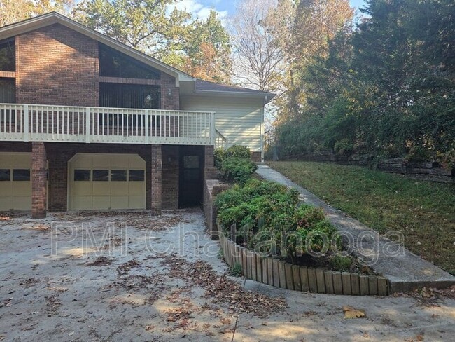 Photo - 3719 Crestview Pl